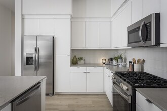 Building Photo - Atlas Alvarado