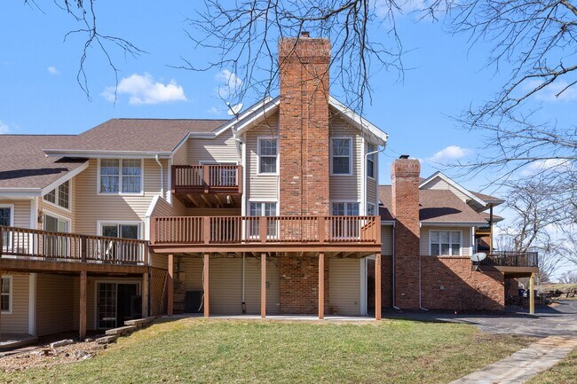 Foto del edificio - St Charles Area Townhouse