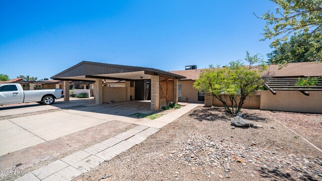 Foto del edificio - 5229 W Palo Verde Ave