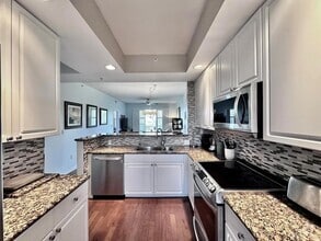 Building Photo - 26 Royal Palm Way