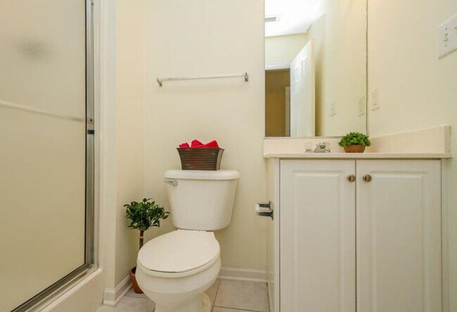 Foto del edificio - 3 Bed/3Bath Centrally located!!!