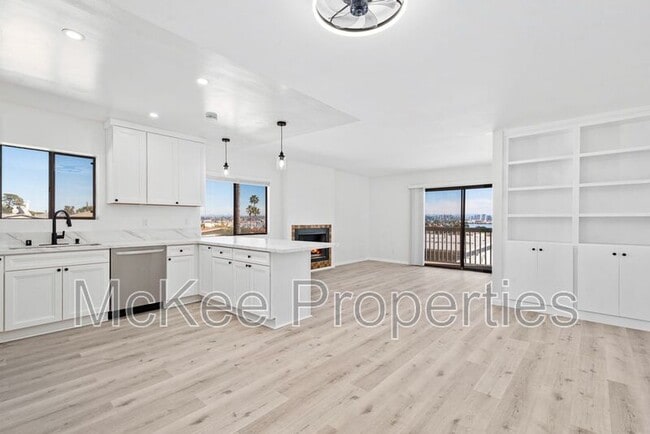 Building Photo - 307 San Elijo St