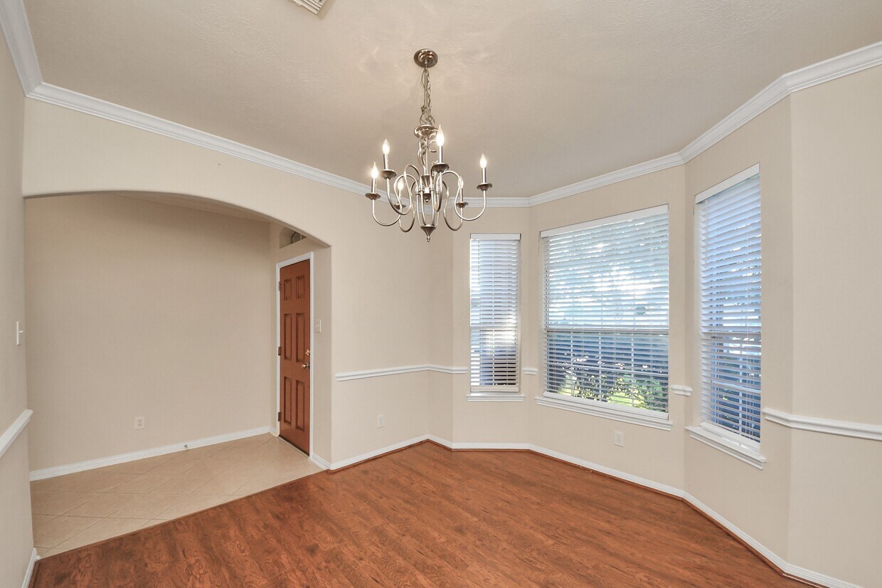 Foto principal - 822 Glen Abbey Dr