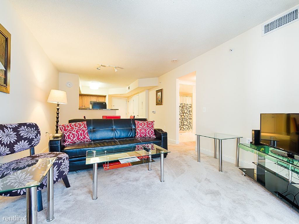 Primary Photo - 1 br, 1 bath Apartment - 700 Danforth St