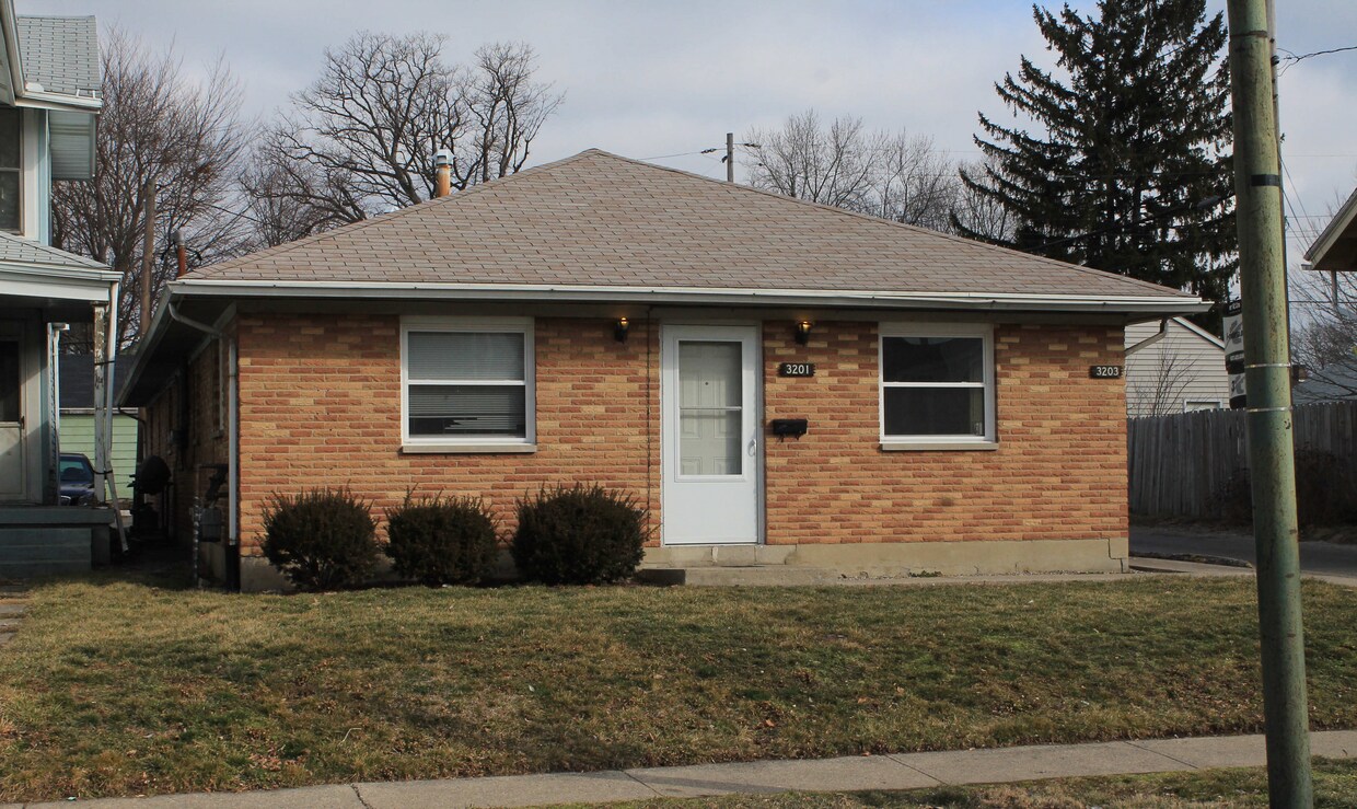 Primary Photo - 3203 Wayne Ave