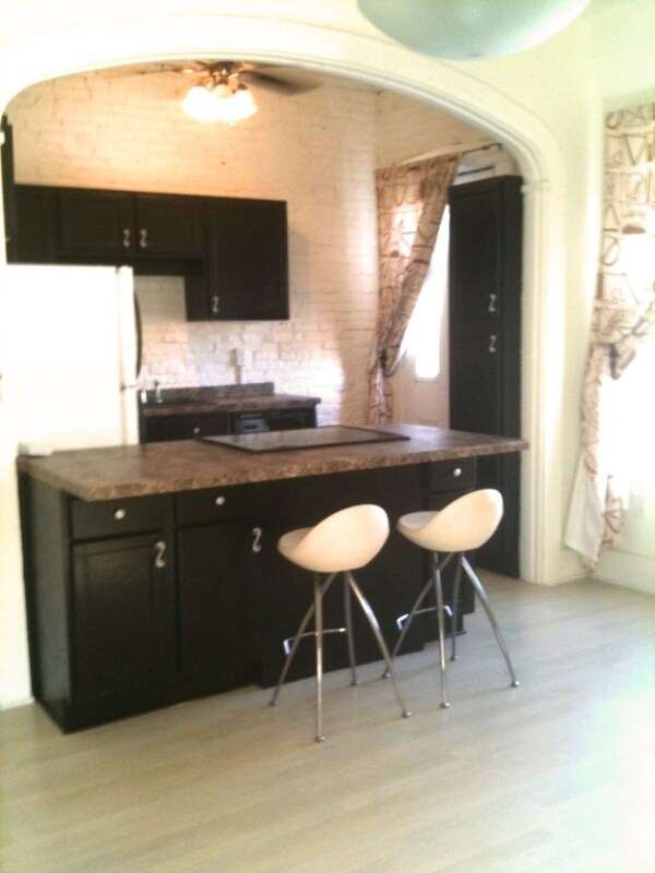 612 Belle St Unit A, Alton, IL 62002 Room for Rent in Alton, IL