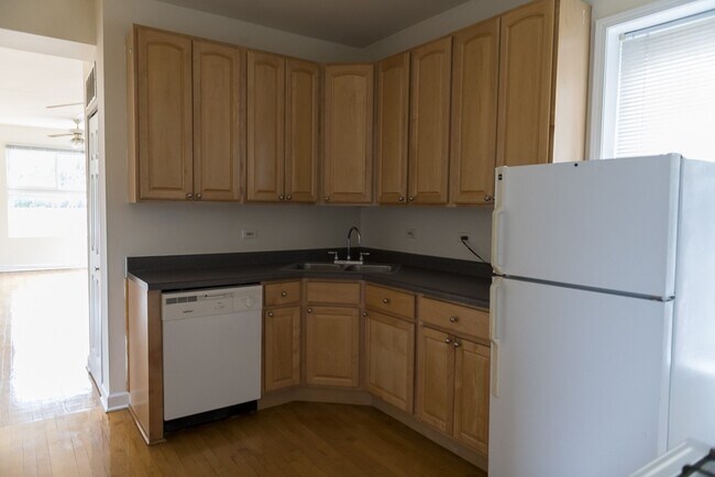 Foto del edificio - 2315 N Greenview Ave