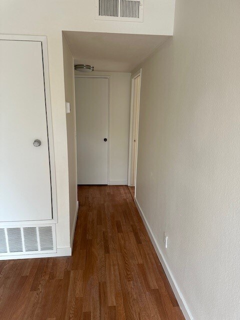 Building Photo - 33862 Alcazar Dr