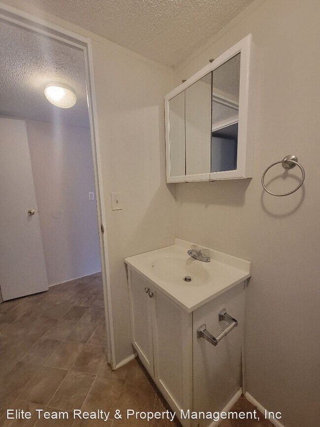 Building Photo - 2 br, 2 bath House - 2975 Cedavale Rd Lot #4