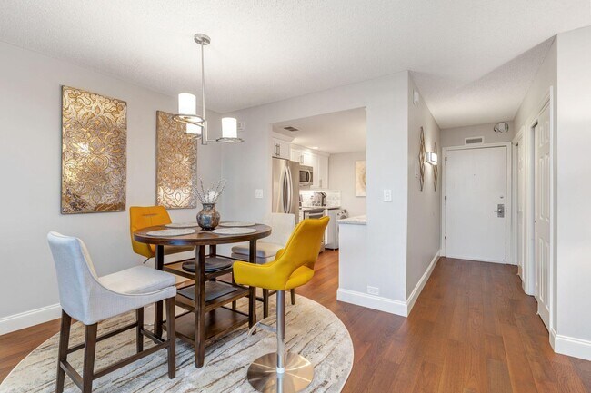 Foto del edificio - 1208 Marine Way