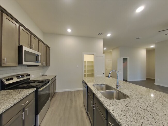 Building Photo - 2415 Cohorn Trl