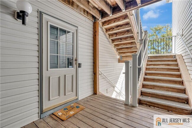 Building Photo - 1027 Waterford Dr