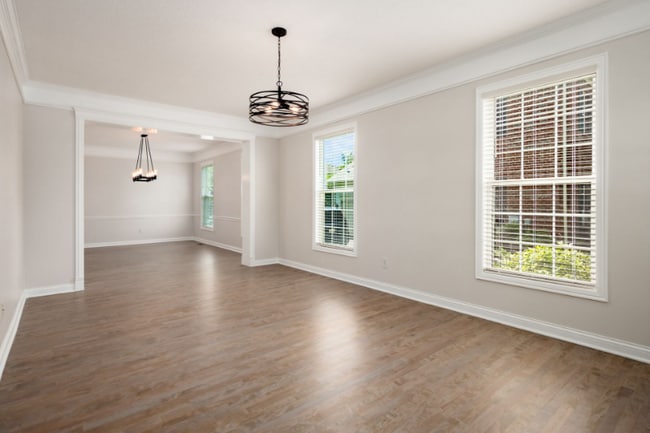 Building Photo - 7200 Fernridge Dr