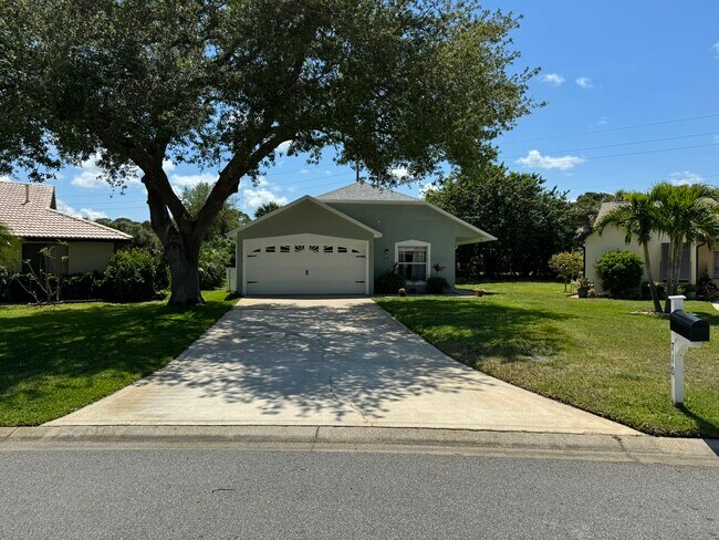 Building Photo - 710 Flora Linda Dr