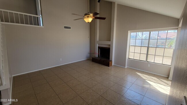 Foto del edificio - 18601 N 48th Ave
