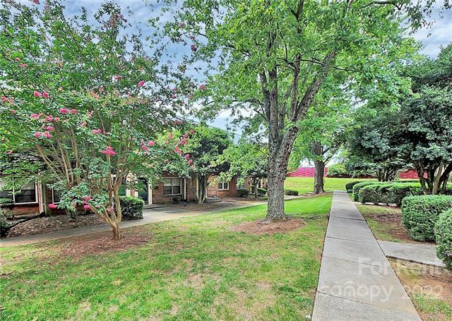 Foto del edificio - 4744 Old Lantern Way