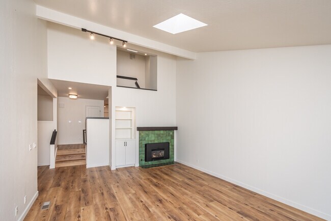 Building Photo - 1797 Silverado Trail