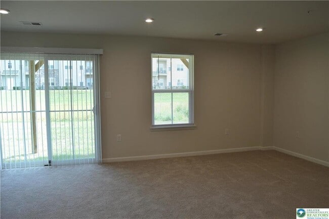 Building Photo - 2332 Raya Wy