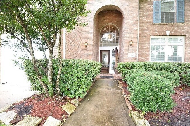 Foto del edificio - 1306 Ventura Canyon Dr