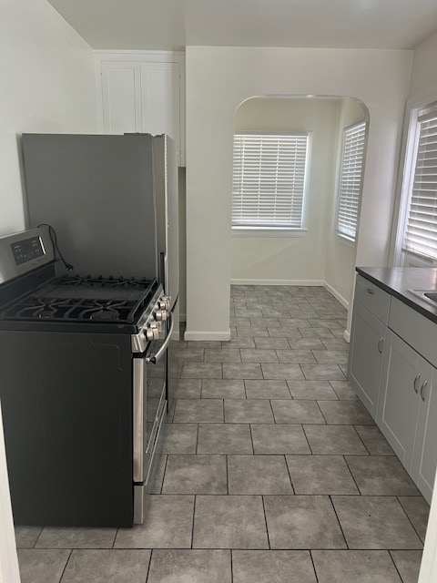 Building Photo - 1055 W 7th St