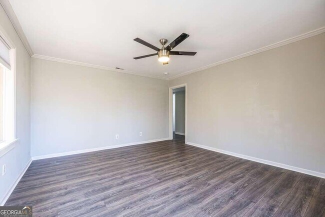 Foto del edificio - 1570 Spring Ln NW