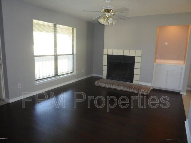 Building Photo - 10200 Belle Rive Blvd