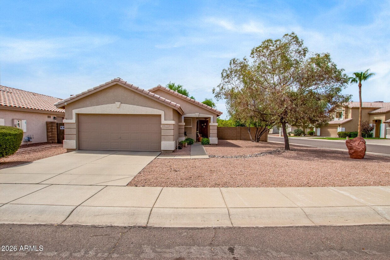 Building Photo - 3905 E Rockwood Dr