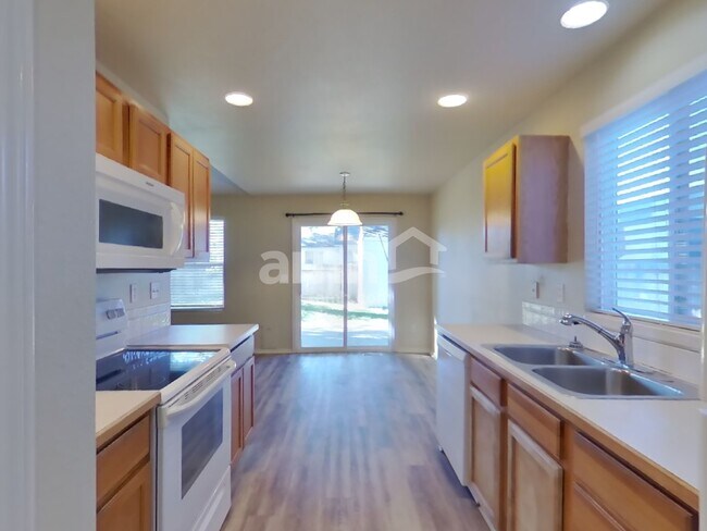 Foto del edificio - 585 N Katie Way