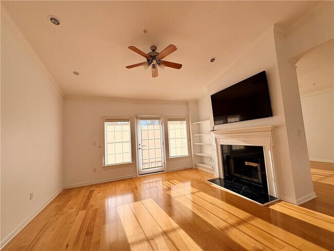 Building Photo - 3275 Lenox Rd NE