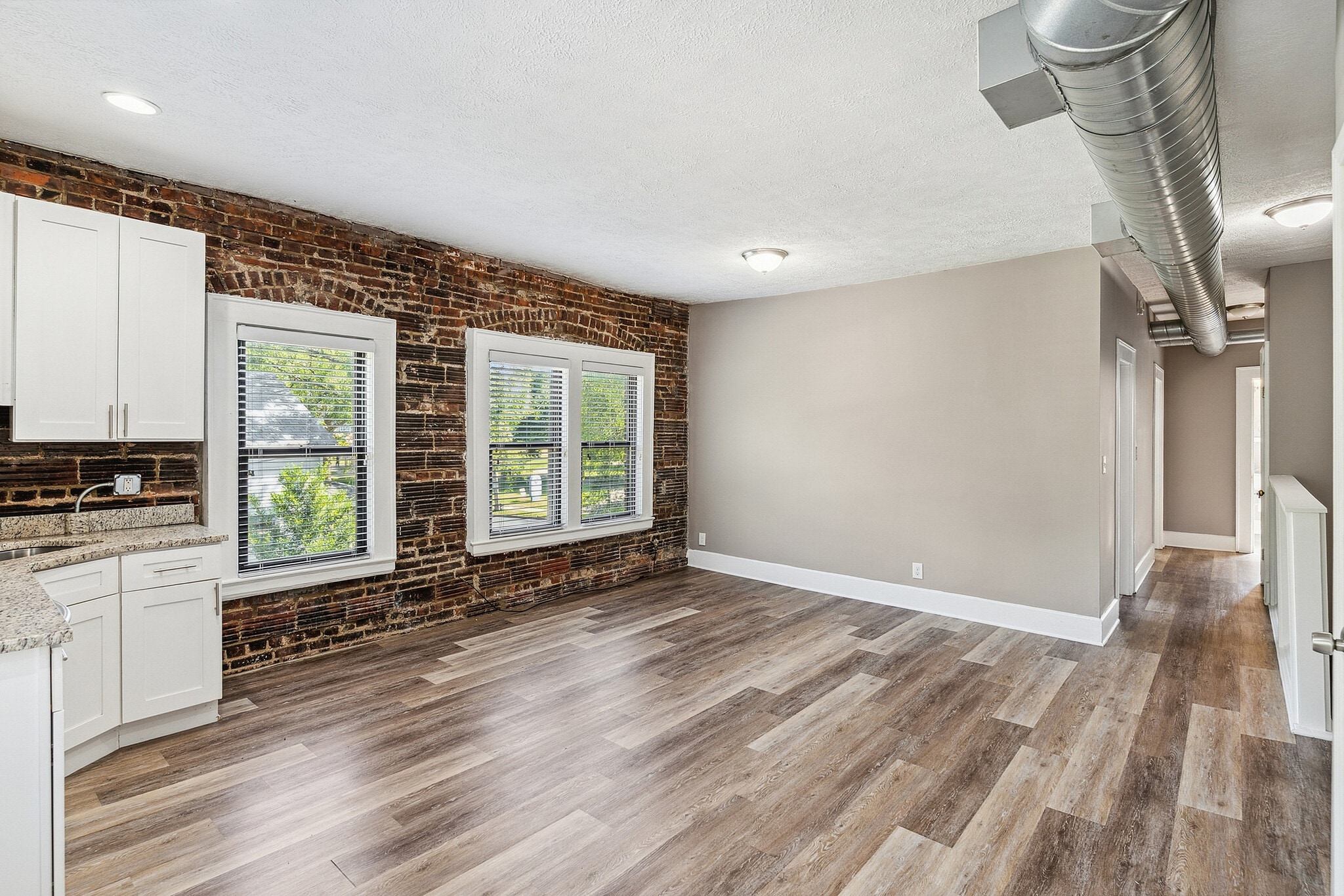 3800 Woodbine – photo 5
