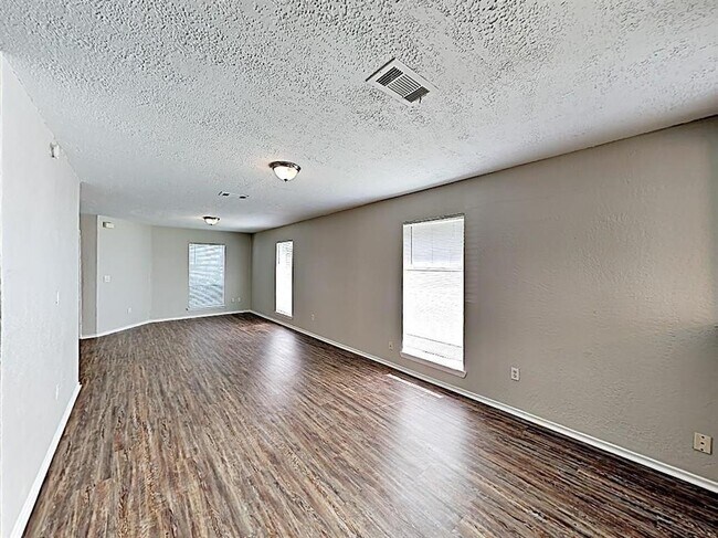 Building Photo - 4451 W Cypress Villas Dr