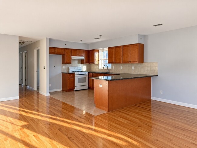 Building Photo - 131 Bellair Pl