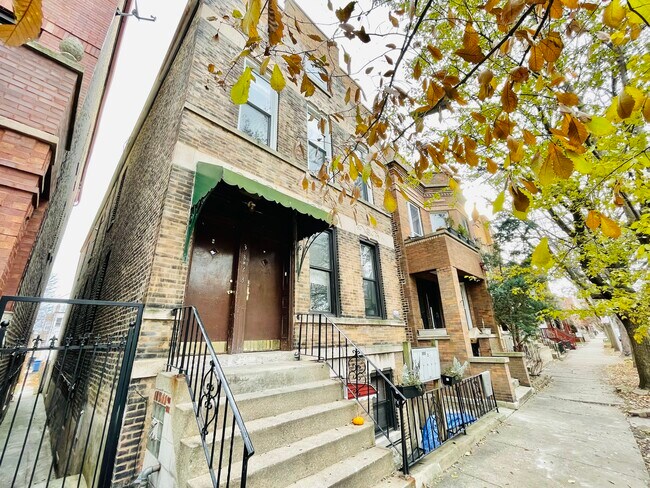 Building Photo - 3323 S Lowe Ave