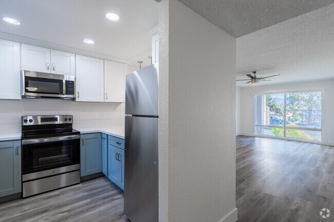 2HAB,1BA-850 ft² - Trolley Palm