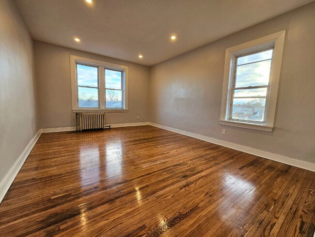 Building Photo - 17 Pingry Pl