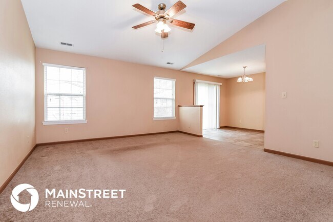 Building Photo - 7485 Grandview Dr