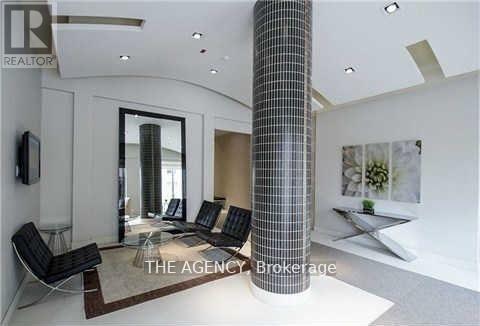 Building Photo - 676 Sheppard Ave E