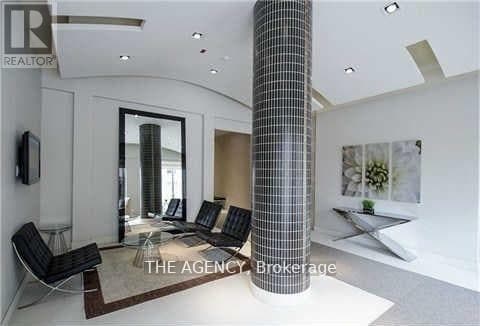 Photo du bâtiment - 676 Sheppard Ave E