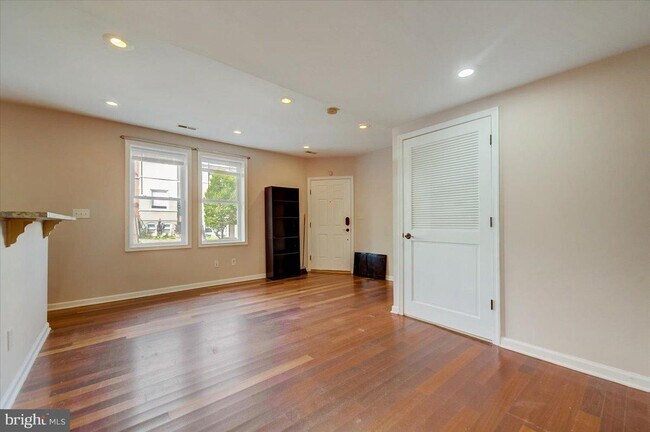 Building Photo - 303 Seaton Pl NE