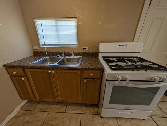 Building Photo - 1134 N 8th St