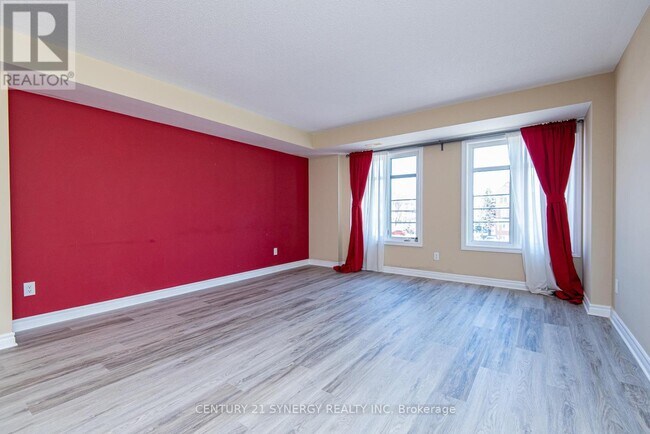 Photo du bâtiment - 2228 Tenth Line Rd