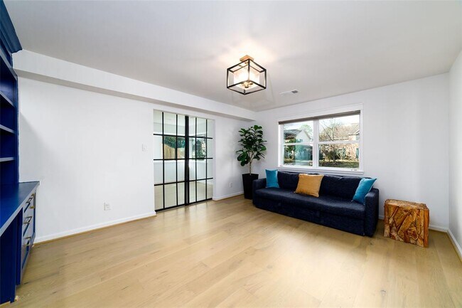 Foto del edificio - 10819 Candlewood Dr