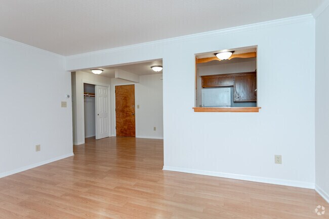 1BR, 1BA - 3719 E Layton Ave