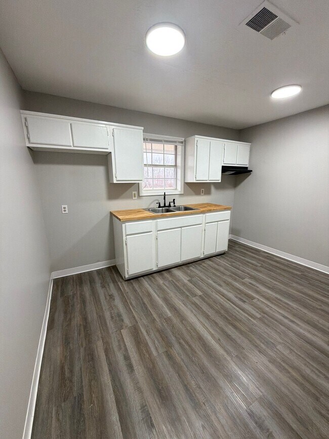 Foto del edificio - 1278 Fairground Rd