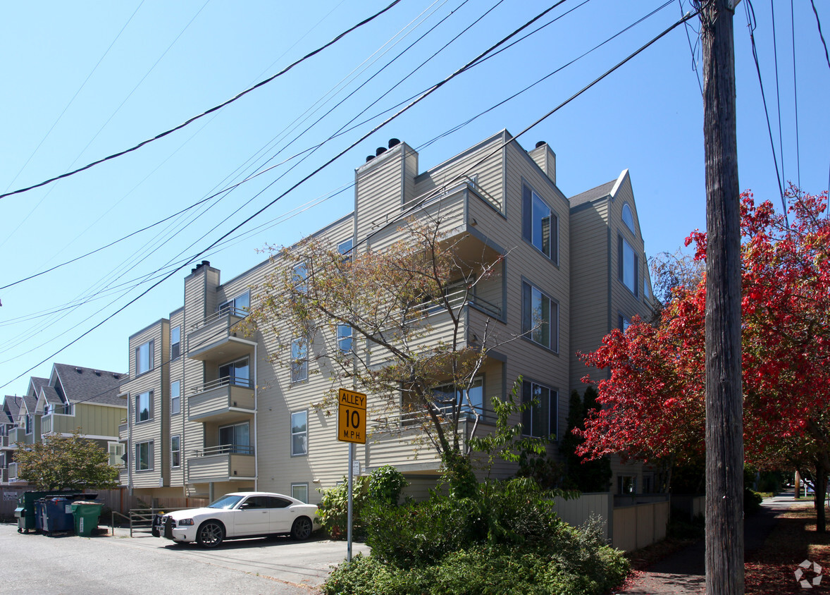 Primary Photo - Alki Place Apartments