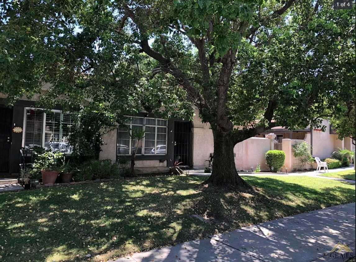 Primary Photo - 2 bed 1.5 bath Apartment for rent