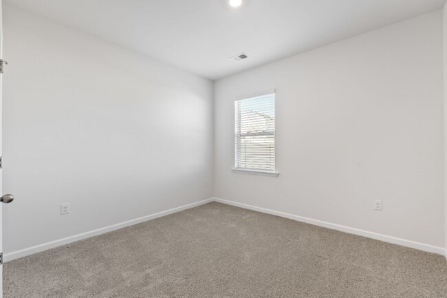 Foto del edificio - 121 Bayridge Rd