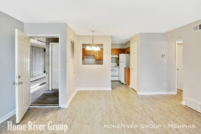 Foto principal - 2 bedroom coming soon to Riverbend!