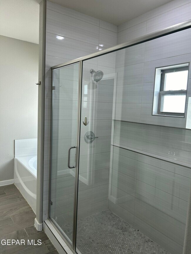 Foto del edificio - 10608 Hidden Palm Pl