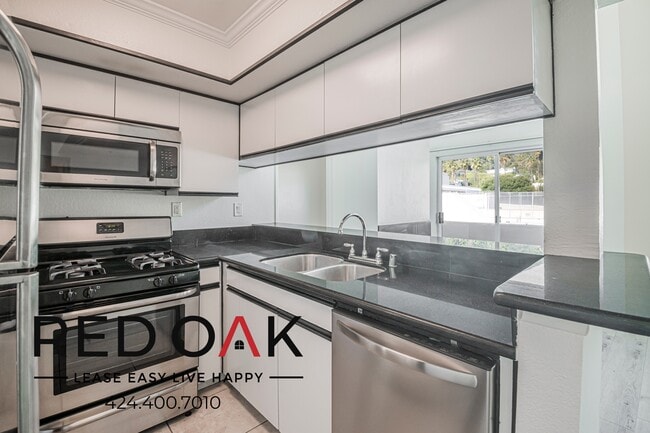 Foto del edificio - 1755 El Cerrito Pl